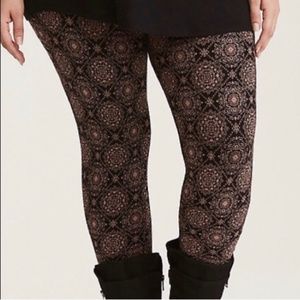 Torrid legging black and pink 2X